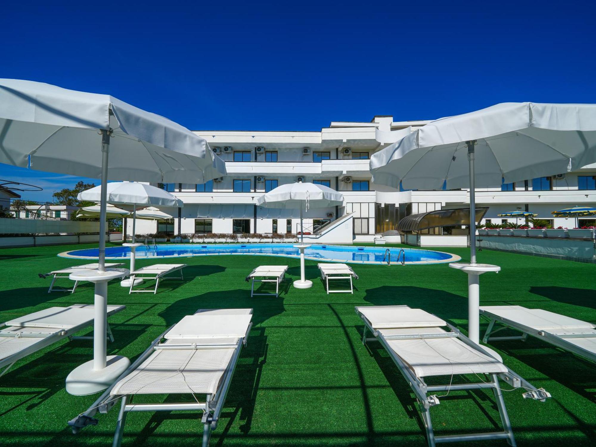 Hotel Club Clorinda Nuova Gestione 2024 Πέστουμ Εξωτερικό φωτογραφία