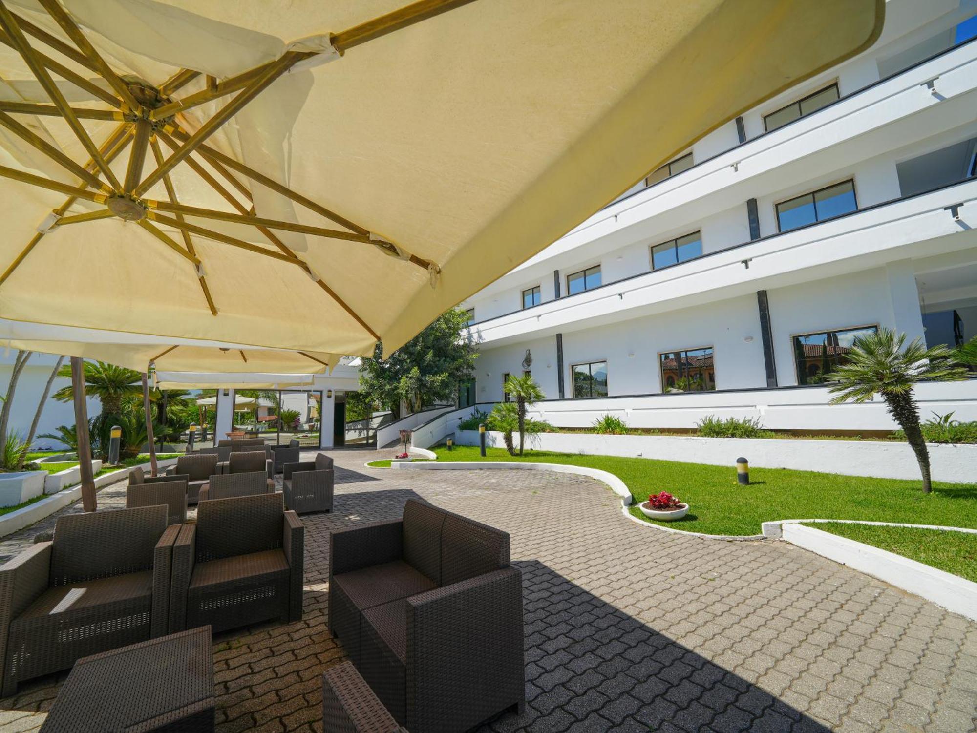 Hotel Club Clorinda Nuova Gestione 2024 Πέστουμ Εξωτερικό φωτογραφία